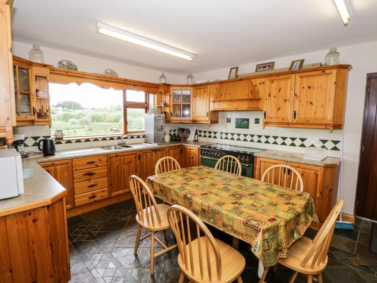 An Maide Ban, Cootehill Villa Buitenkant foto