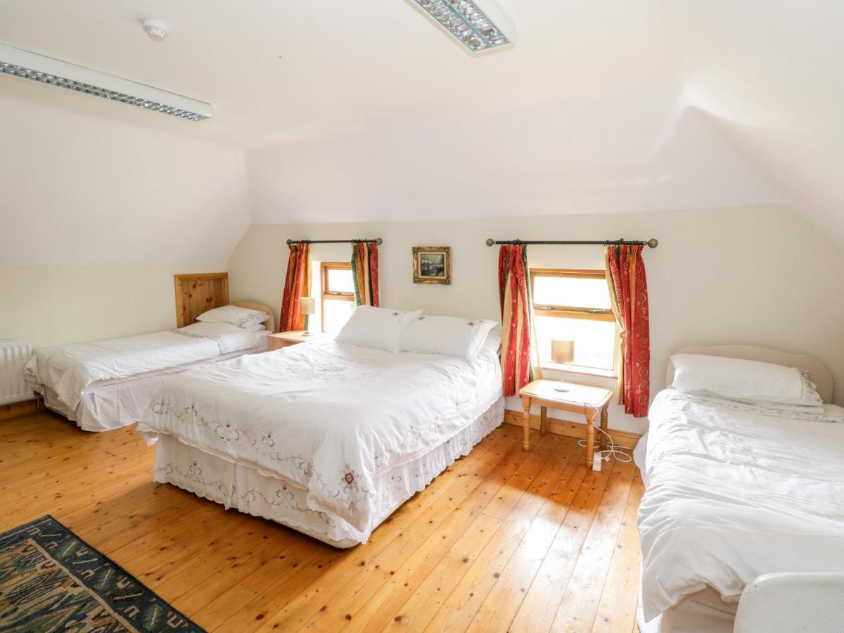 An Maide Ban, Cootehill Villa Buitenkant foto