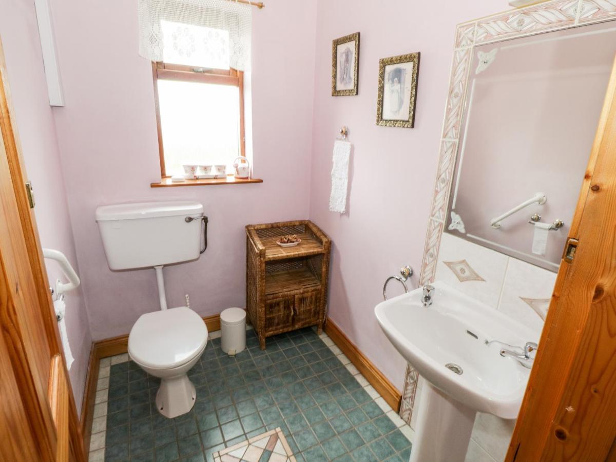 An Maide Ban, Cootehill Villa Buitenkant foto