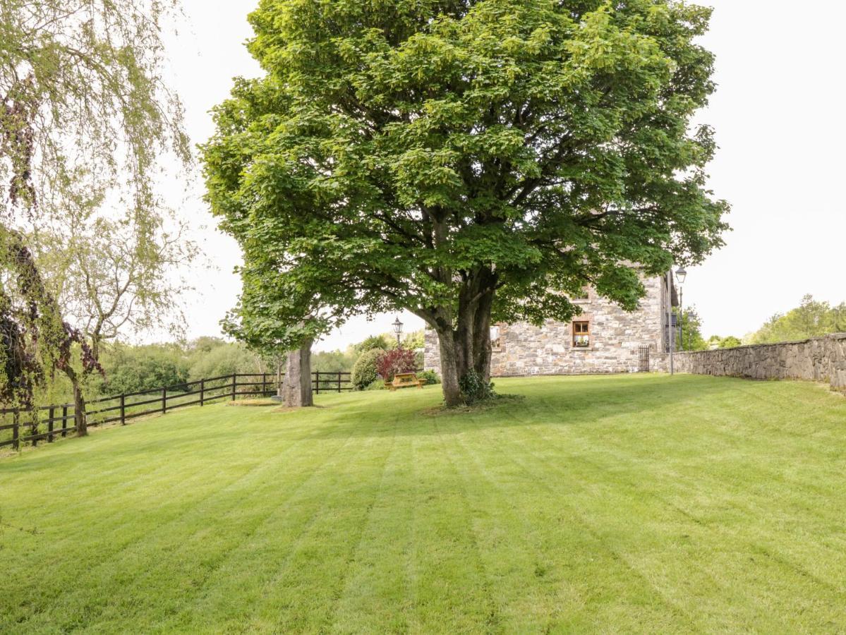 An Maide Ban, Cootehill Villa Buitenkant foto