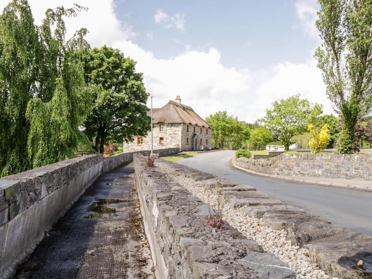 An Maide Ban, Cootehill Villa Buitenkant foto
