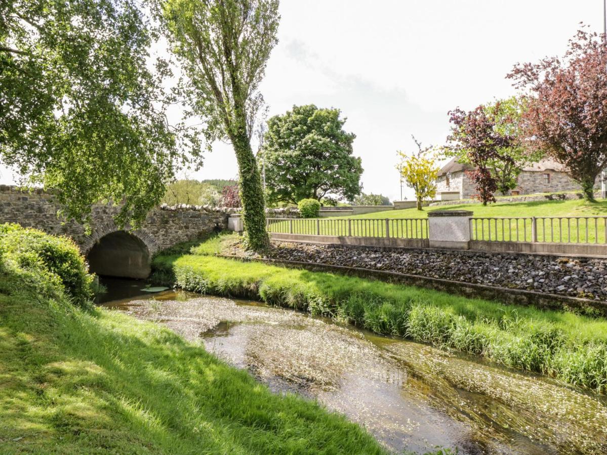 An Maide Ban, Cootehill Villa Buitenkant foto